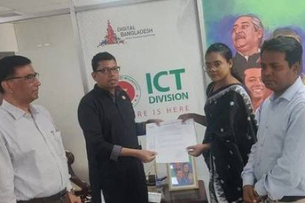 আইসিটি বিভাগে চাকরি পেলেন লাইভে সনদ পোড়ানো মুক্তা