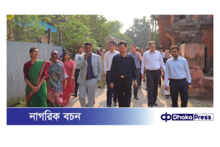 ছয় সদস্যের একটি প্রতিনিধিদলসহ-লি কুউন সোনারগাঁর ঐতিহাসিক পানাম সিটি পরিদর্শন করেন।  