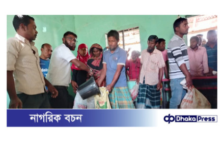 পলাশবাড়ীতে ভিজিএফ চাল বিতরন