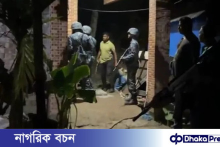 খুলনায় মধ্যরাতে যৌথ বাহিনী ও সন্ত্রাসীদের মধ্যে গোলাগুলি, আহত কয়েকজন