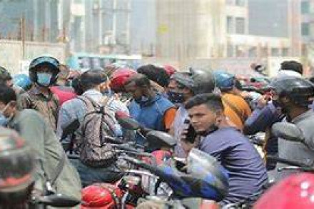 প্রতিবন্ধী চালকদের অবরোধ ঢাকার গাবতলীতে