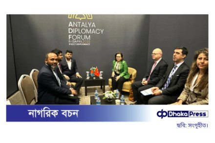 তুরস্কের উপ-পররাষ্ট্রমন্ত্রীর সঙ্গে উপদেষ্টা মাহফুজ আলমের সৌজন্য সাক্ষাৎ