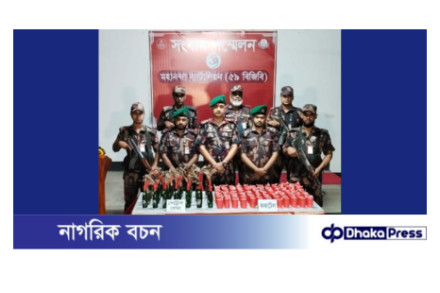 চাঁপাইনবাবগঞ্জ সীমান্তে বিপুল পরিমাণ বোমা উদ্ধার 