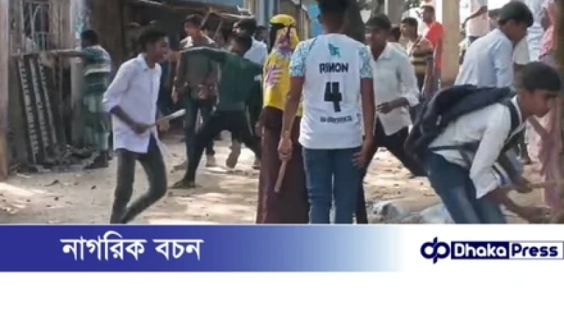 শিক্ষার্থীদের ধাওয়া খেয়ে পালালেন প্রধান শিক্ষক