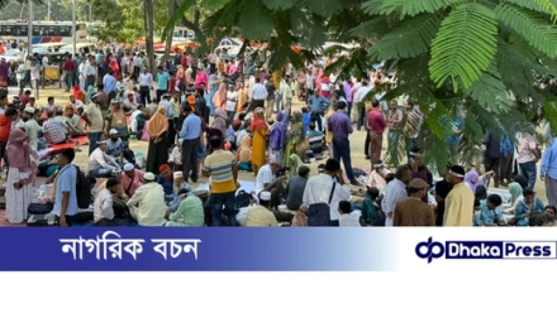 শহীদ মিনারে প্রাথমিক শিক্ষকদের অবস্থান, তিন দফা দাবিতে অনড় আন্দোলন