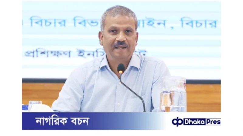 গুজব থেকে সতর্ক থাকার আহ্বান উপদেষ্টা আসিফ নজরুলের