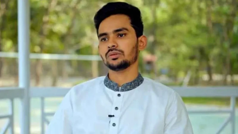 স্ত্রীর অ্যাকাউন্টে ৬১৩ টাকা: ব্যাংক হিসাব প্রকাশ করলেন আসিফ মাহমুদ