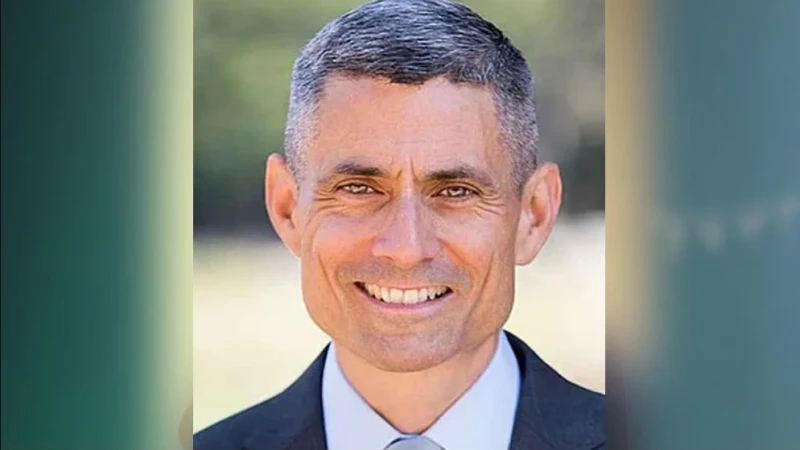 জিয়াউর রহমান ও খালেদা জিয়ার কবরে শ্রদ্ধা পল কাপুরের