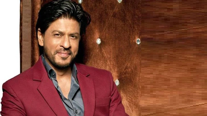 হঠাৎ বিক্ষোভ শাহরুখ খানের বাসার সামনে, আটক ৫ জন