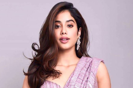 বাগদান সারলেন বলিউড অভিনেত্রী জাহ্নবী কাপুর
